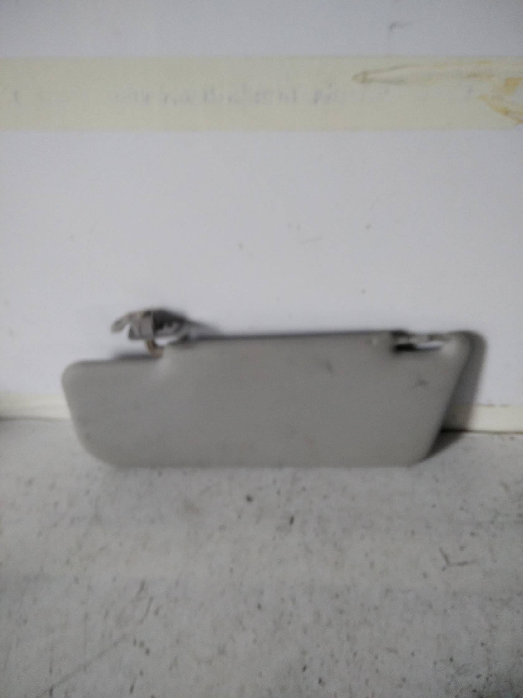 Aletta parasole parabrezza dx.